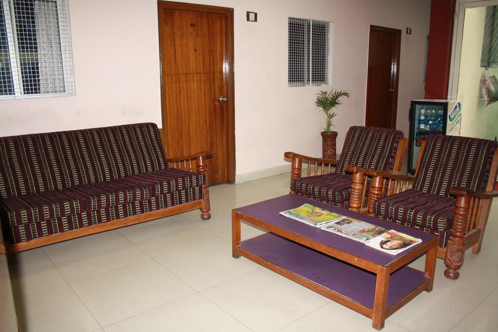 Hotel Minerva Residency à Bangalore Extérieur photo