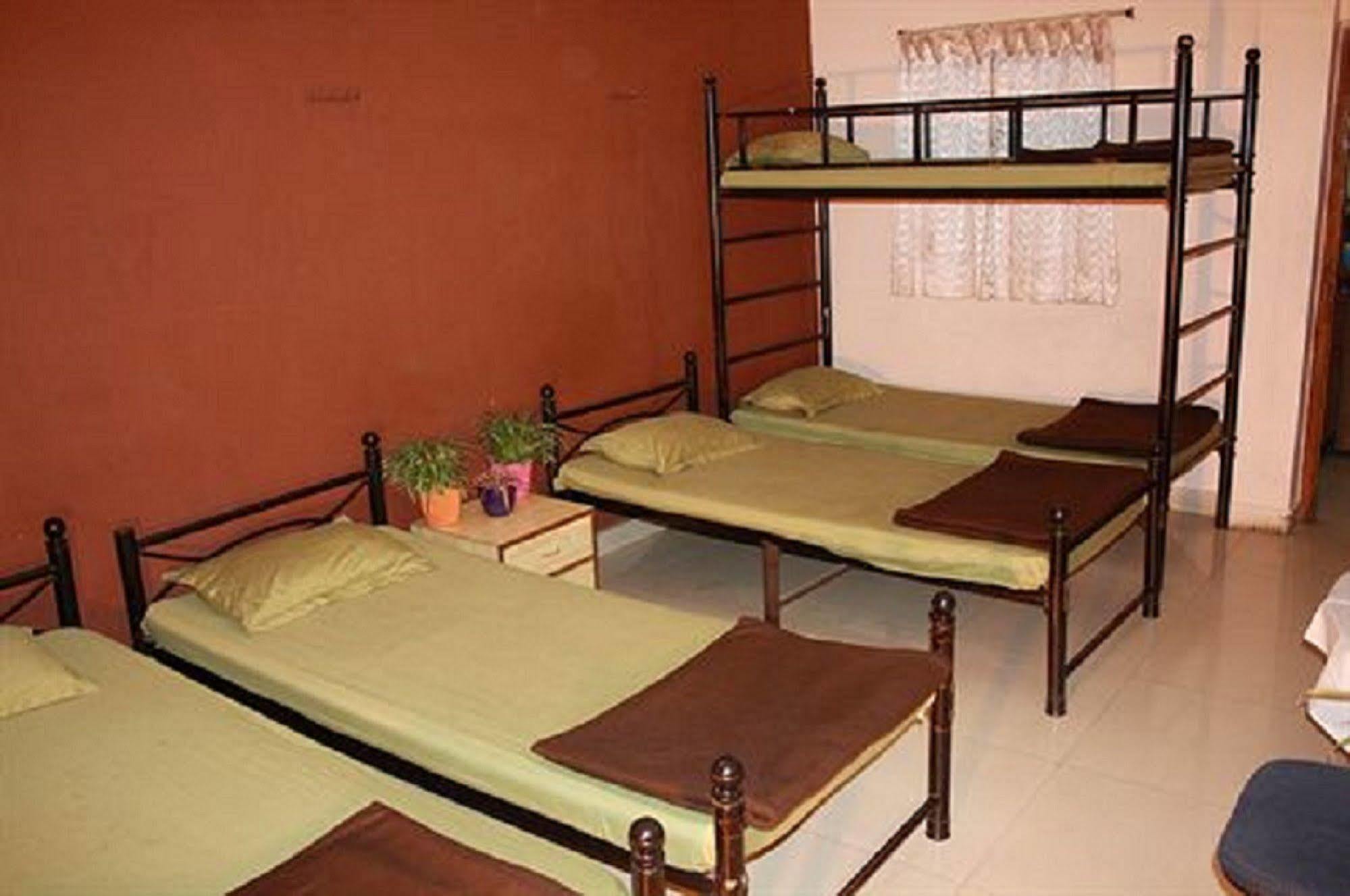 Hotel Minerva Residency à Bangalore Extérieur photo